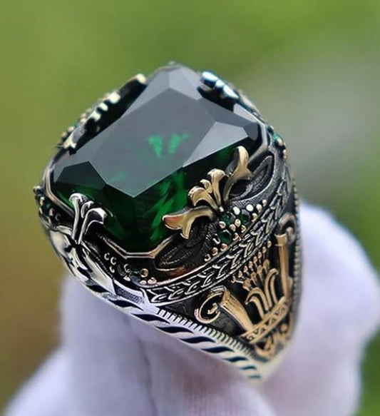 Inlaid Emerald Men's Luxury Ring